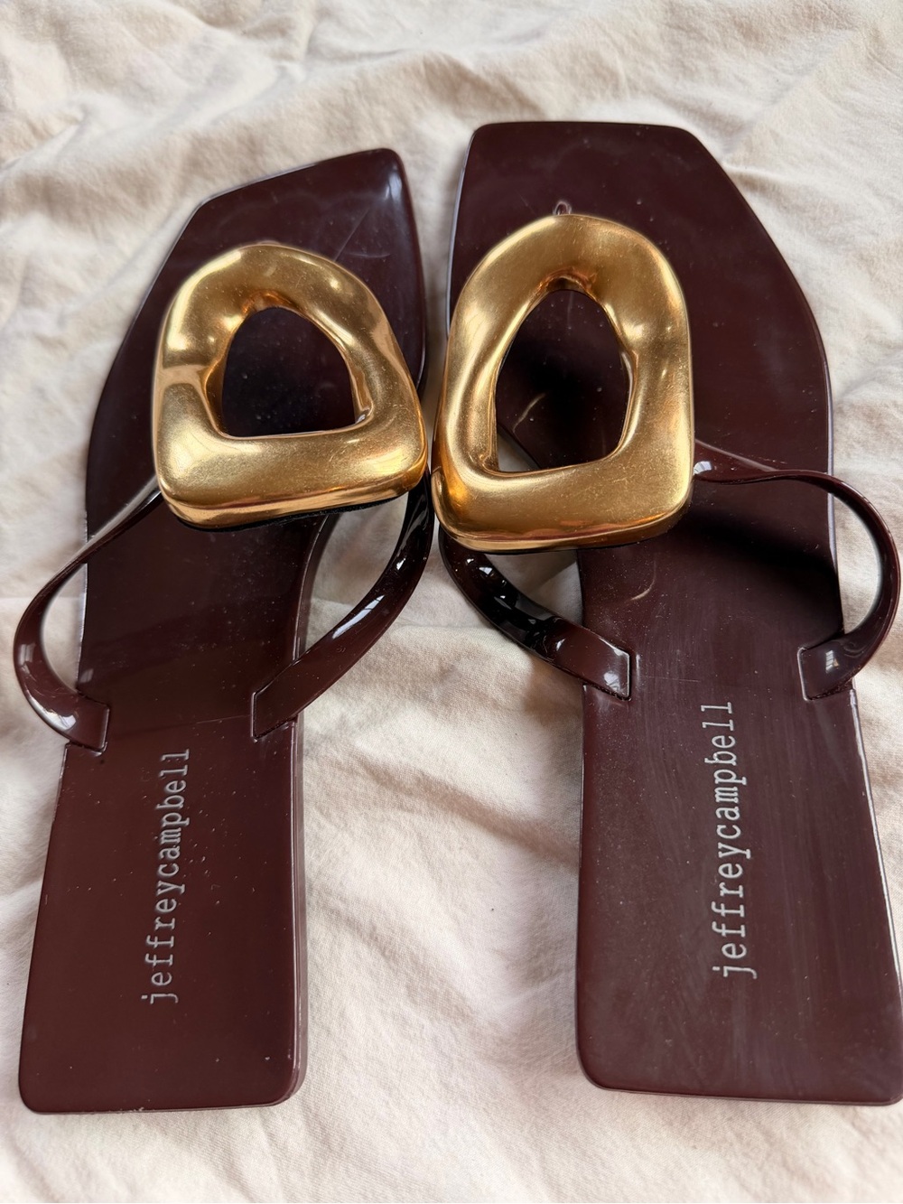Jeffrey Campbell
Linques Jelly Ornament Flat Sandals 9/40